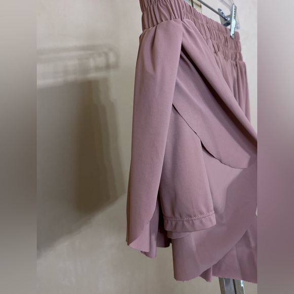 Women's Mauve Athleisure Shorts Sz Medium - Picture 6 of 8